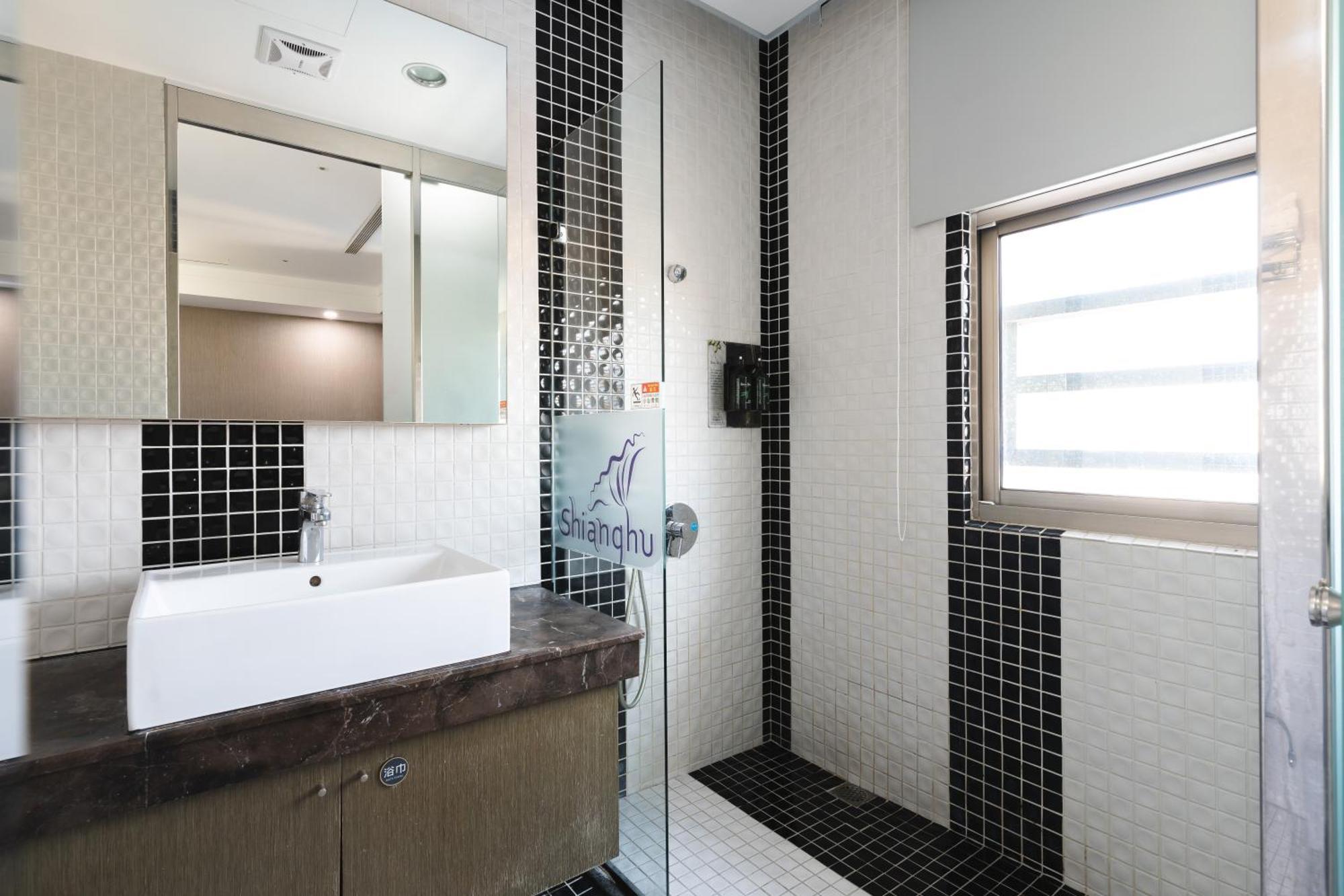 Shianghu Boutique Hotel Цзяи Экстерьер фото